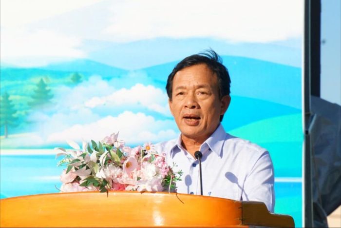 Ông Lê Hồng Lợi, Phó Bí thư, Chủ tịch Đặc khu Phú Quý phát biểu hưởng ứng tại buổi lễ phát động