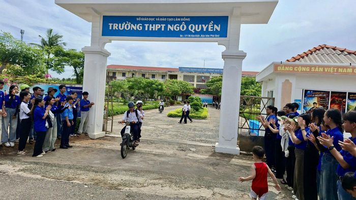 Thí sinh tại điểm thi Trường THPT Ngô Quyền (Đặc khu Phú Quý)