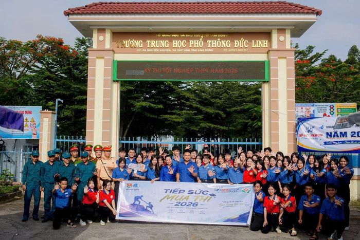 Tiếp sức mùa thi tại điểm thi Trường THPT Đức Linh (xã Đức Linh)