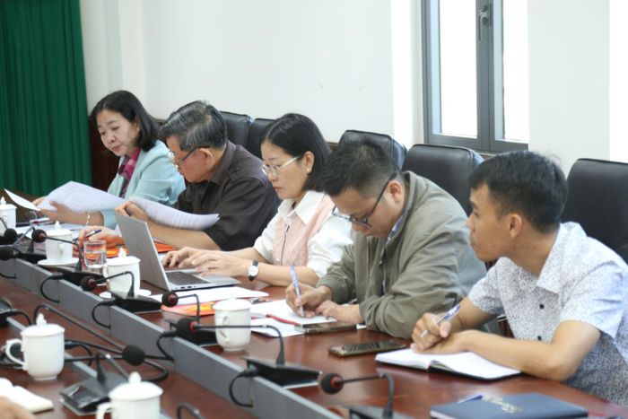 Các đại biểu tham dự cuộc họp