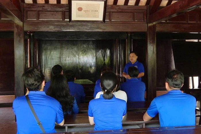 Đoàn Thanh niên Các cơ quan Đảng tỉnh tham quan Khu Di tích Dục Thanh