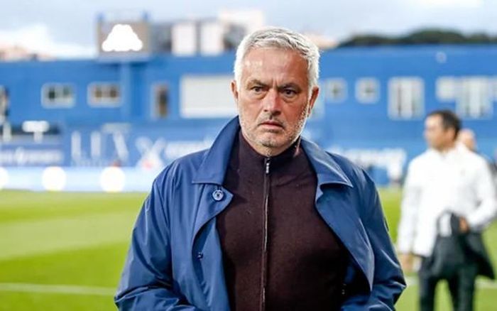 Mourinho trở lại Real Madrid sau 13 năm.