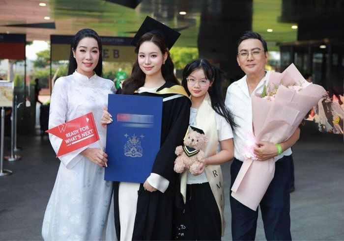 Con gái đầu lòng của NSND Trịnh Kim Chi tốt nghiệp đại học hồi tháng 4 vừa qua.