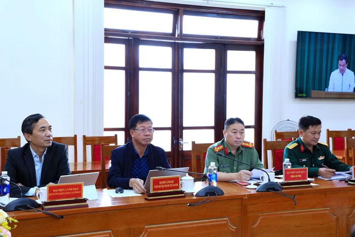 Lãnh đạo các ban, ngành của Lâm Đồng theo dõi phát biểu của lãnh đạo Trung ương tại hội thảo