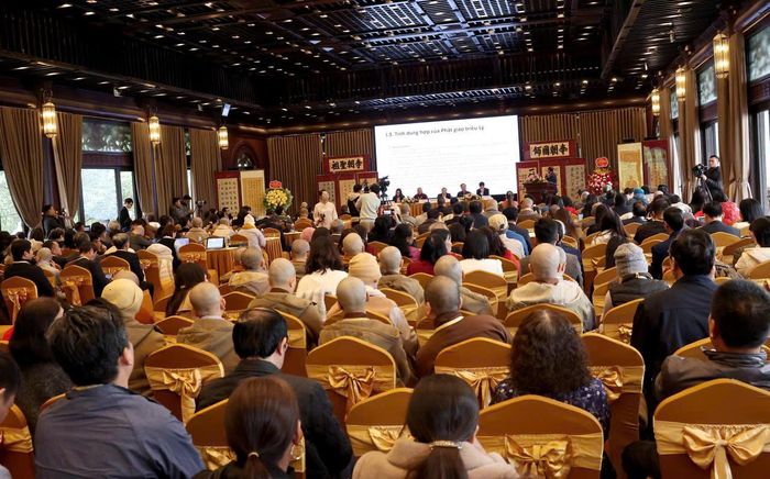 Hội thảo khoa học quốc tế “Các vị Thánh tổ triều Lý trong lịch sử Phật giáoViệt Nam” được tổ chức tại Khu Du lịch Văn hóa tâm linh Tam Chúc. Ảnh: Minh Quang