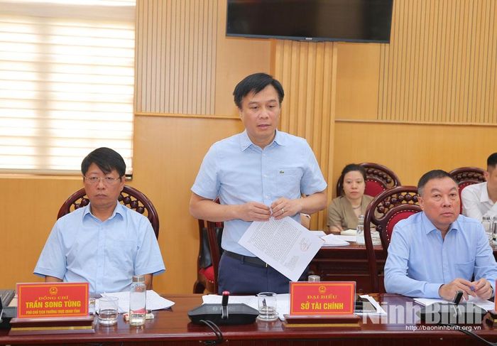 Lãnh đạo Sở Tài chính phát biểu tại hội nghị.