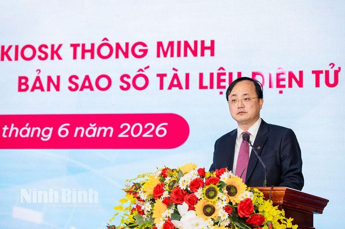 Đồng chí Tô Huy Vũ, Chủ tịch Hội đồng thành viên Agribank Việt Nam phát biểu tại lễ ra mắt.