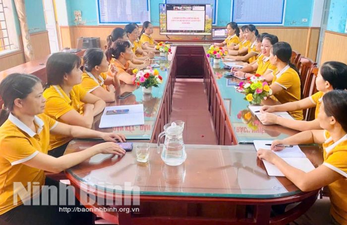 Chi bộ Trường Mầm non Yên Khang, xã Yên Đồng duy trì nền nếp sinh hoạt, học tập, quán triệt nghị quyết của Đảng gắn với thực hiện nhiệm vụ chuyên môn.
