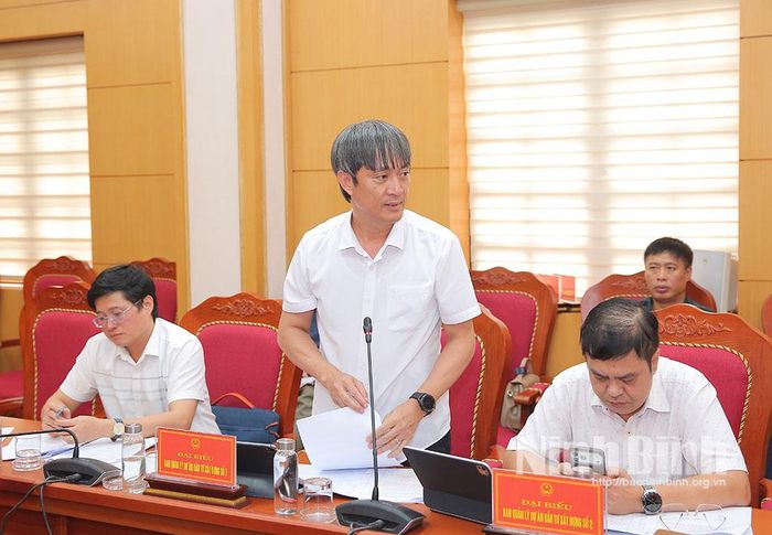 Lãnh đạo Ban Quản lý Dự án đầu tư xây dựng số 3 phát biểu tại hội nghị.