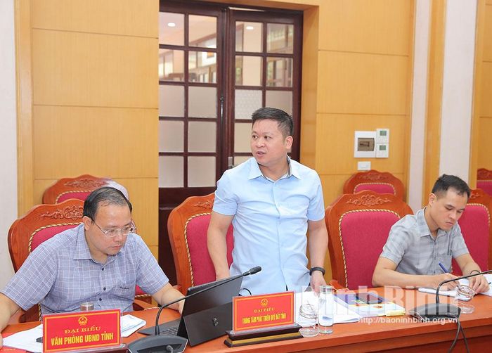 Lãnh đạo Trung tâm Phát triển quỹ đất phát biểu tại hội nghị.