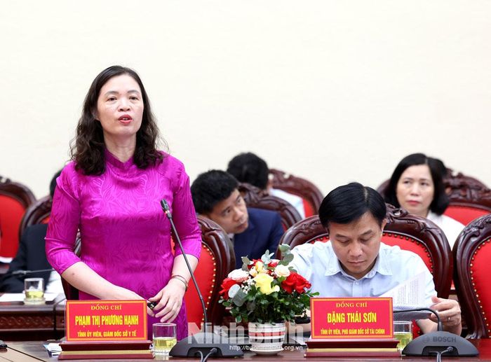 Đồng chí Phạm Thị Phương Hạnh, Tỉnh ủy viên, Giám đốc Sở Y tế phát biểu tại buổi làm việc.