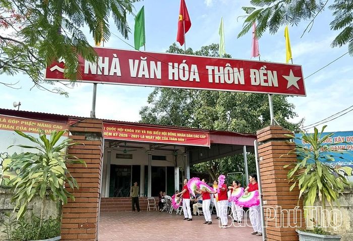 Nhà văn hóa trở thành nơi vui chơi, sinh hoạt văn hóa, văn nghệ, thể dục, thể thao của người dân trong thôn.