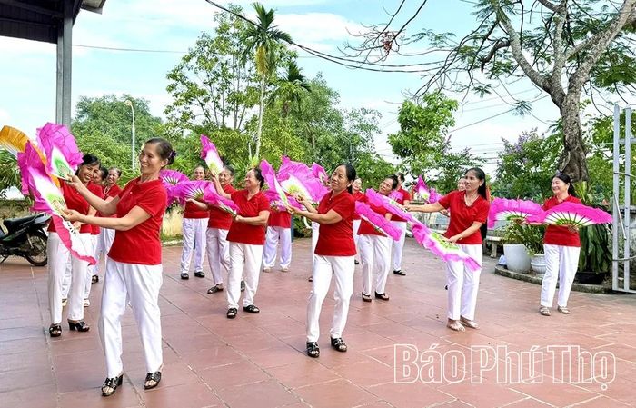 Đời sống vật chất và tinh thần của người dân thôn Đền được nâng cao.