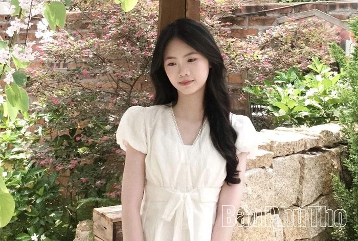 Em Lưu Minh An, học sinh lớp 11A đạt giải Khuyến khích.