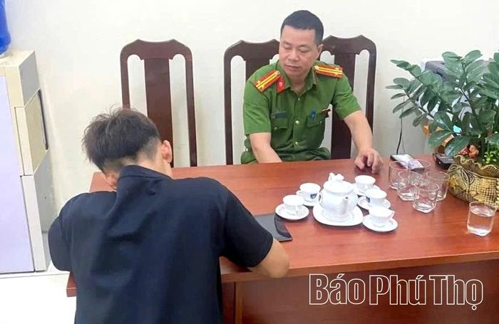 Công an xã Quyết Thắng kịp thời nhắc nhở trường hợp thiếu niên điều khiển phương tiện có hành vi lạng lách, bốc đầu, tiềm ẩn nguy cơ mất an toàn giao thông.