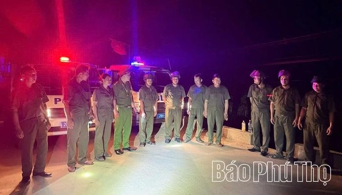Công an xã Quyết Thắng phối hợp lực lượng an ninh trật tự cơ sở tổ chức tuần tra vũ trang phòng, chống tội phạm và vi phạm pháp luật liên quan đến thanh thiếu niên trên địa bàn.