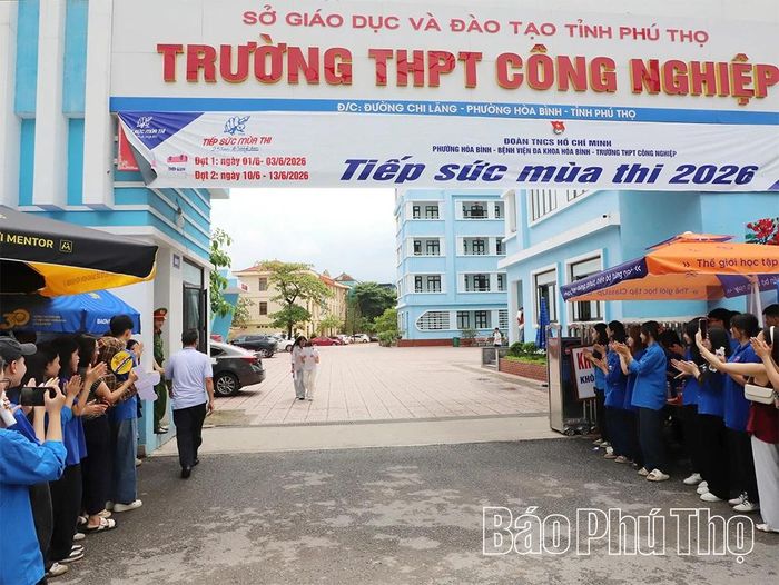 Với sự chuẩn bị kỹ lưỡng, Kỳ thi tốt nghiệp THPT năm 2026 tại điểm thi Trường THPT Công Nghiệp đã diễn ra an toàn tuyệt đối.