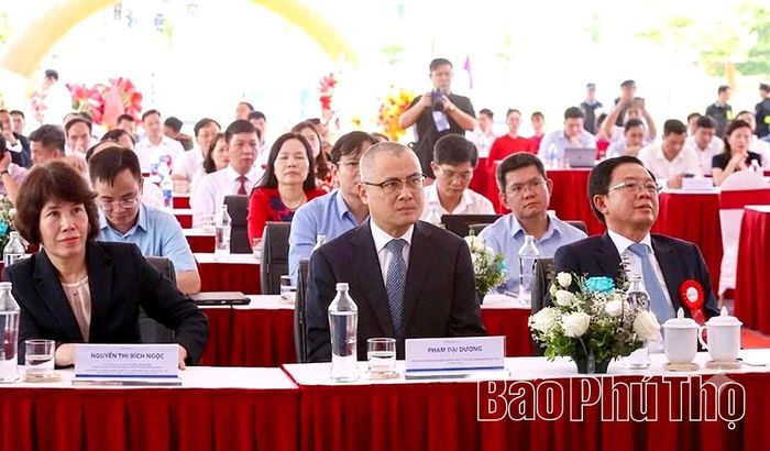 Các đại biểu dự lễ khởi công Dự án Nhà máy sản xuất, chế tạo vi mạch điện tử Meiko Yên Quang.