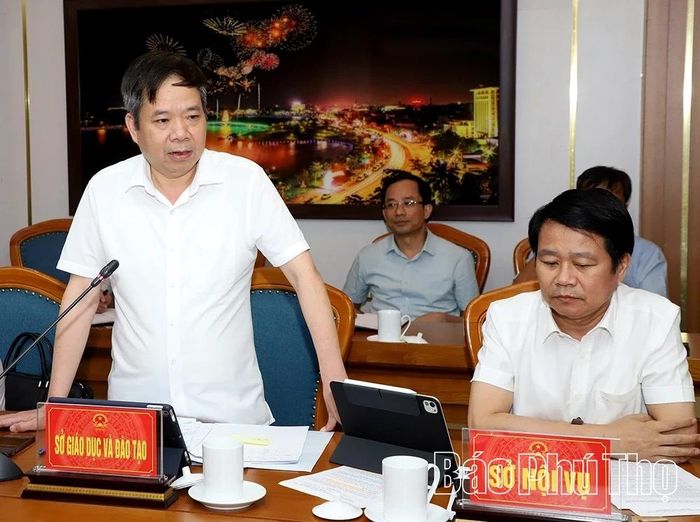 Lãnh đạo các sở ngành phát biểu.