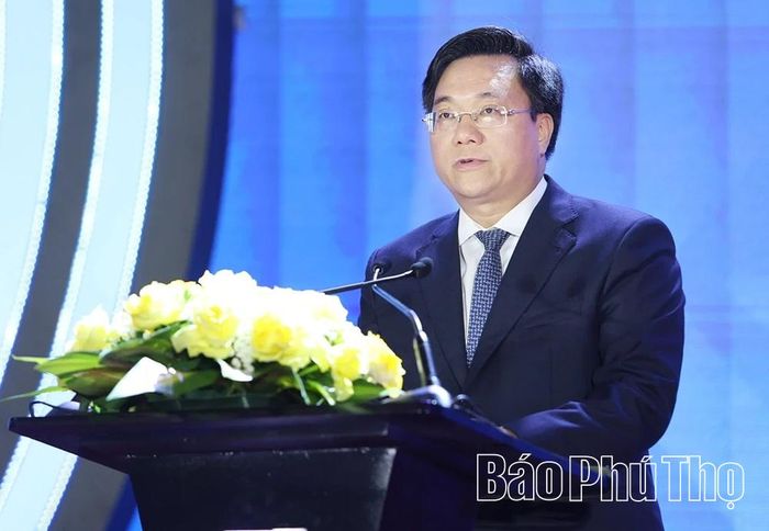 Chủ tịch UBND tỉnh Trần Duy Đông phát biểu chúc mừng Petrolimex Phú Thọ tại lễ kỷ niệm.