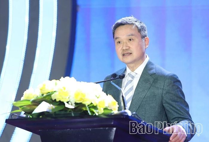 Lãnh đạo Tập đoàn Xăng dầu Việt Nam phát biểu tại lễ kỷ niệm.