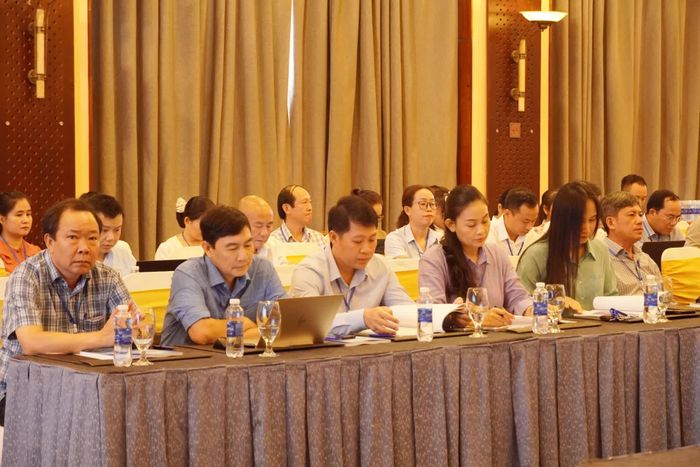 Các đại biểu tham dự hội thảo - Ảnh: H.L