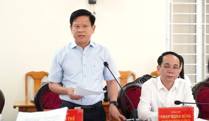 Đồng chí Lê Vĩnh Thế, Chánh Văn phòng Tỉnh ủy phát biểu tại buổi làm việc - Ảnh: Q.V