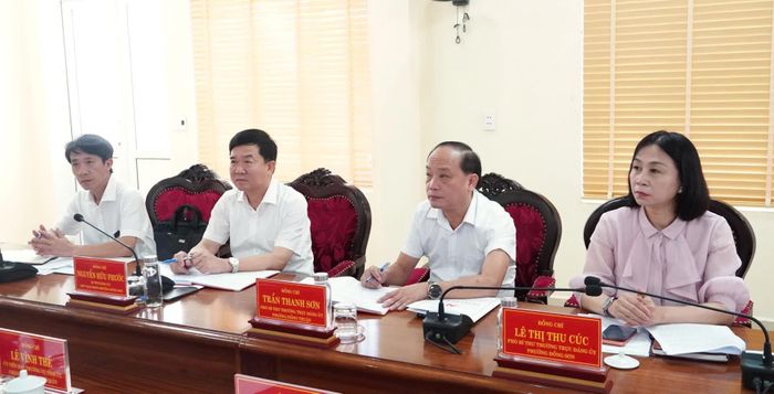 Đại biểu tham dự buổi làm việc - Ảnh: Q.V