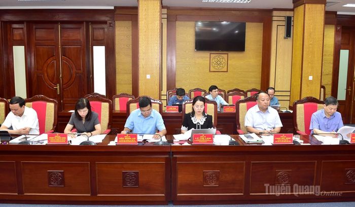 Các đại biểu tham dự phiên họp.