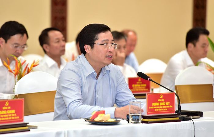 Bí thư Tỉnh ủy Lào Cai Dương Quốc Huy tại buổi làm việc.