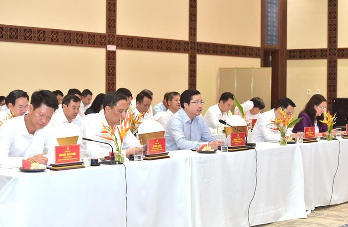 Các đồng chí lãnh đạo tỉnh Lào Cai tại buổi làm việc.