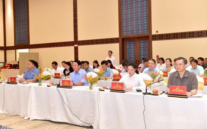 Các đồng chí lãnh đạo tỉnh tại buổi làm việc.