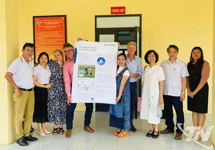 Đoàn chuyên gia Hà Lan hỗ trợ HTX Yến Dương (xã Thượng Minh) nâng cao chất lượng vùng trồng bí xanh.