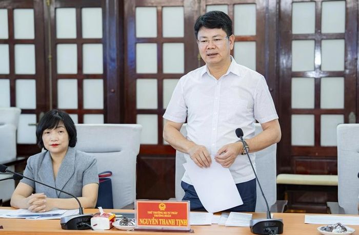 Thứ trưởng Bộ Tư pháp Nguyễn Thanh Tịnh phát biểu tại buổi làm việc với UBND thành phố Huế
