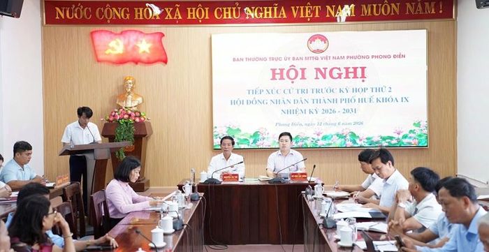  Toàn cảnh buổi tiểu xúc cử tri tại phường Phong Điền