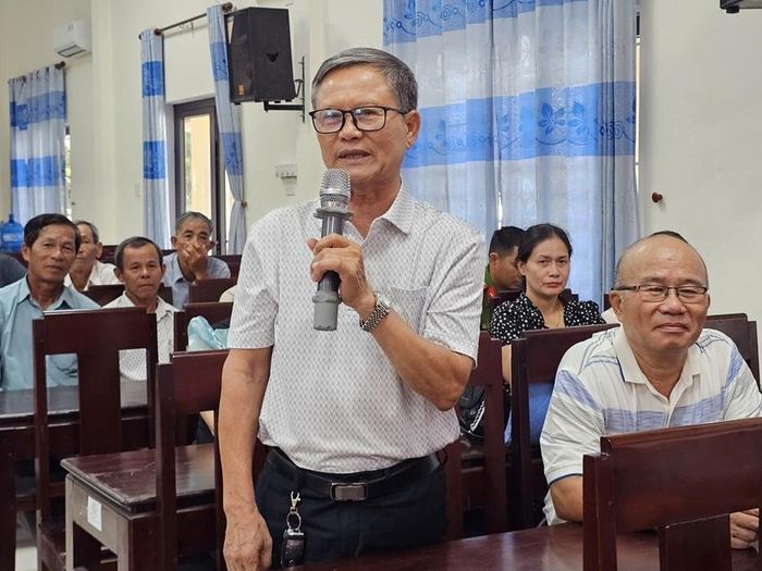 Cử tri Mỹ Phượng nêu ý kiến tại buổi tiếp xúc cử tri