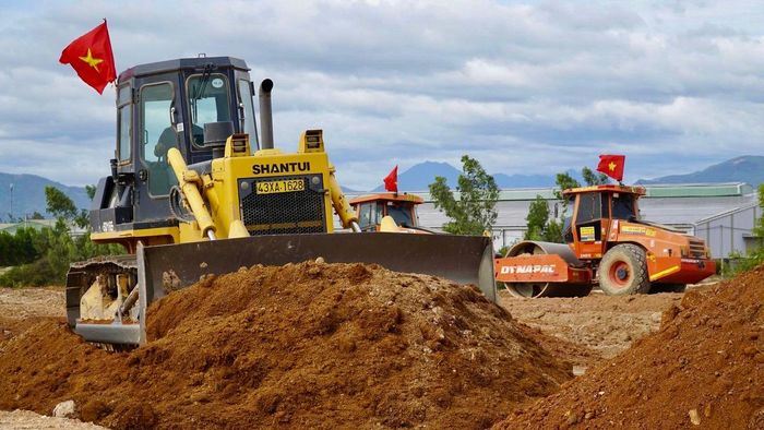 Đến nay, khối lượng đất đắp lũy kế của dự án đạt khoảng 3,75 triệu m3, còn khoảng 1,35 triệu m3 tiếp tục hoàn thiện.