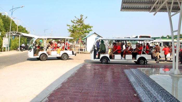 Hàng năm, tại khu du lịch Mũi Cà Mau thu hút hàng trăm ngàn lượt khách du lịch, nhất là vào các dịp lễ, Tết hay các sự kiện văn hóa, du lịch nổi bật của tỉnh.