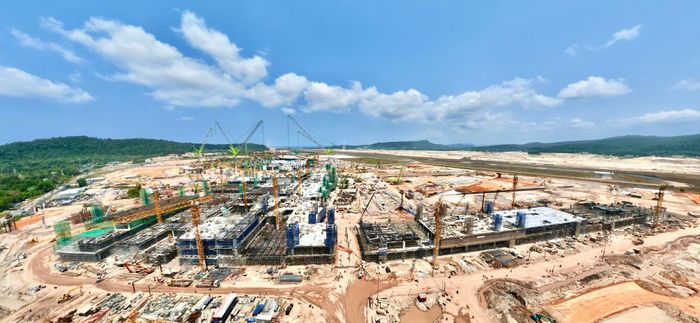 Nhà ga T2 thuộc dự án mở rộng Cảng Hàng không quốc tế Phú Quốc đang tăng tốc về đích, đảm bảo tiến độ phục vụ APEC 2027.