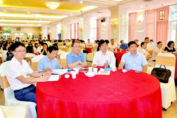 Các đại biểu tham dự hội nghị.