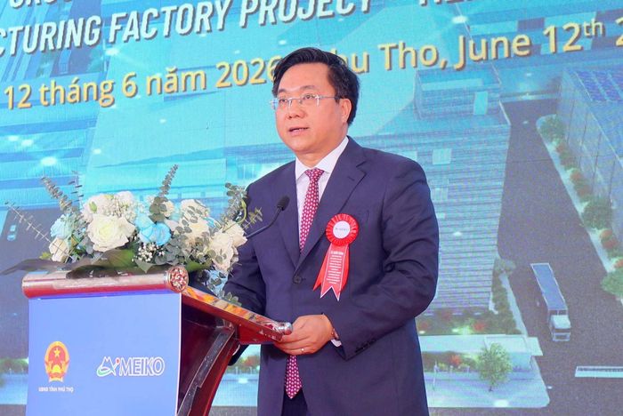  Chủ tịch UBND tỉnh Phú Thọ Trần Duy Đông phát biểu tại lễ khởi công Dự án Nhà máy sản xuất, chế tạo vi mạch điện tử Meiko Yên Quang. Ảnh Thu Hương. 