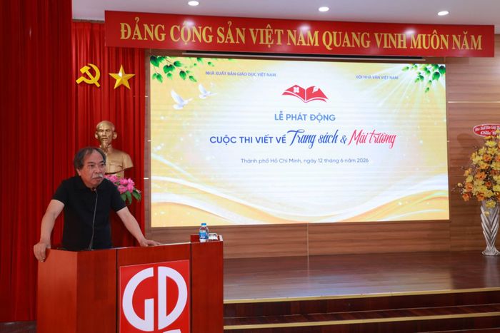 Nhà thơ Nguyễn Quang Thiều, Chủ tịch Hội Nhà văn Việt Nam phát biểu tại buổi lễ