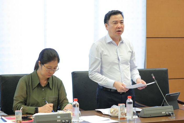 Phó trưởng Ban Tổ chức Đảng ủy Quốc hội Đinh Xuân Tùng phát biểu tại Hội nghị