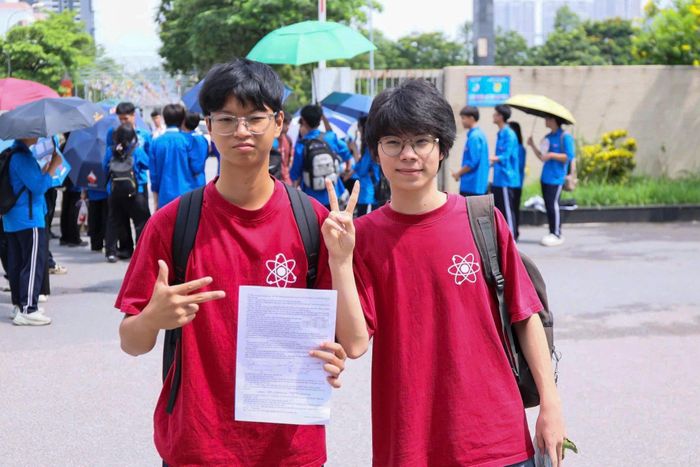 Trưa 12/6, thí sinh trên cả nước đã hoàn thành bài thi các môn tự chọn. Ảnh: Mạnh Hưng