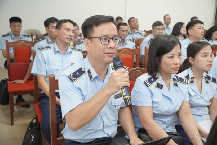 Cán bộ, học viên phát biểu tại chương trình.