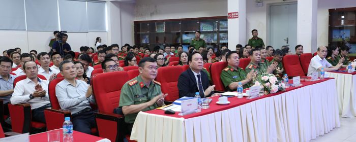 Các đại biểu tham dự hội thảo