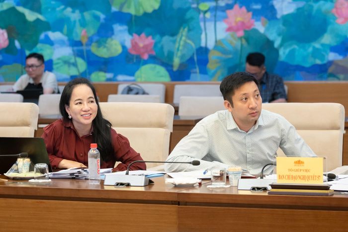 Các đại biểu tham dự phiên họp