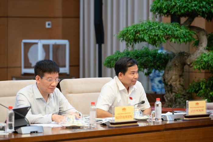 Các đại biểu tham dự phiên họp