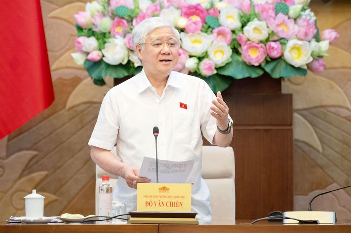 Phó Chủ tịch Thường trực Quốc hội Đỗ Văn Chiến phát biểu