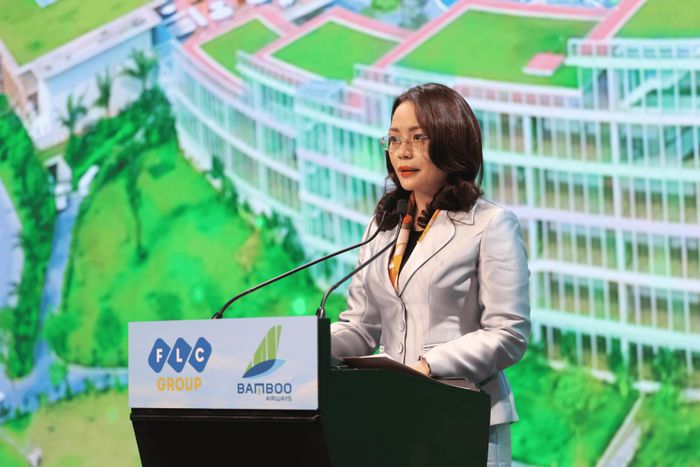 Bà Hương Trần Kiều Dung – Phó Chủ tịch Tập đoàn FLC phát biểu tại sự kiện.